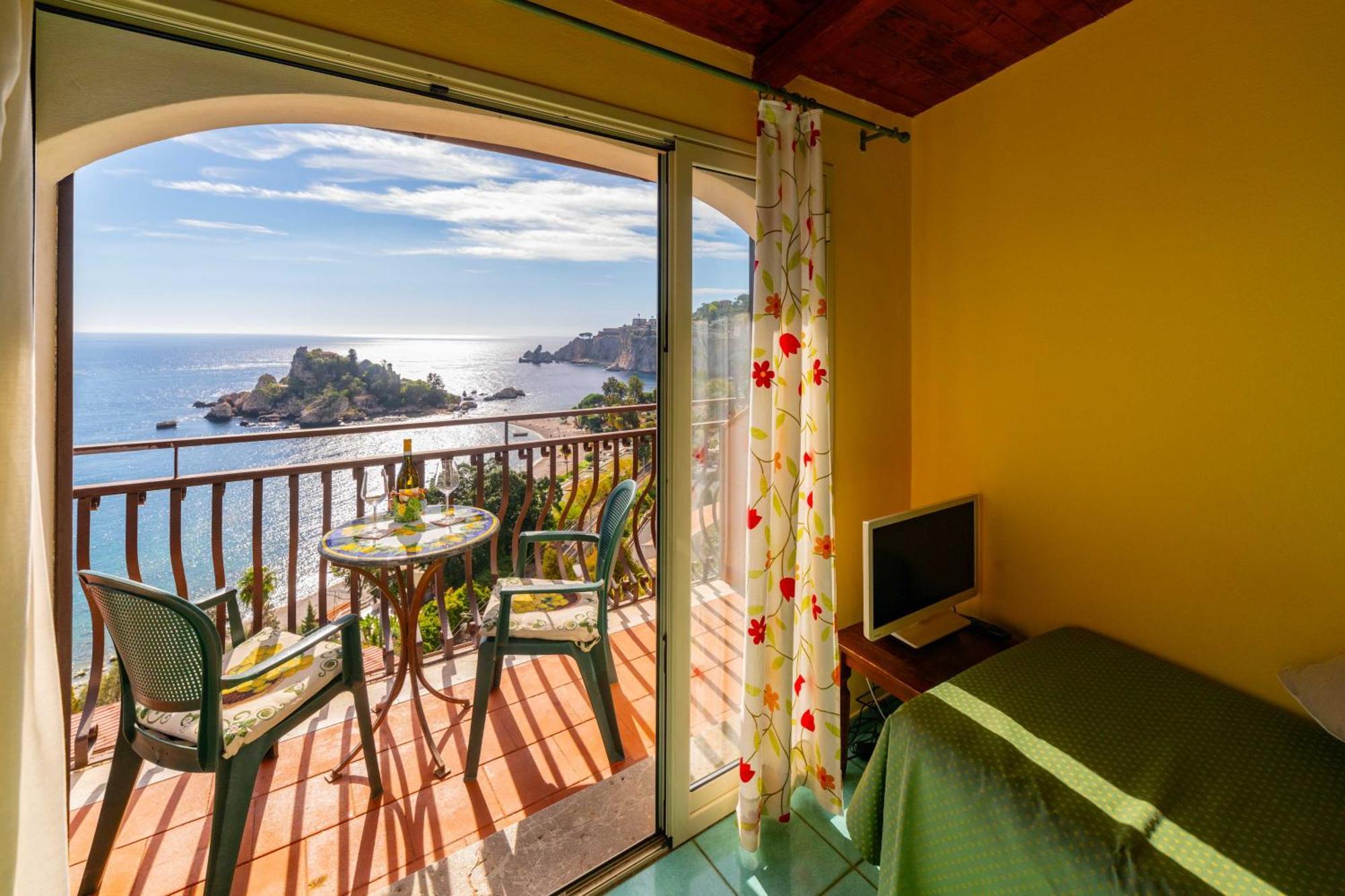 Mendolia Beach Hotel Taormina Rum bild