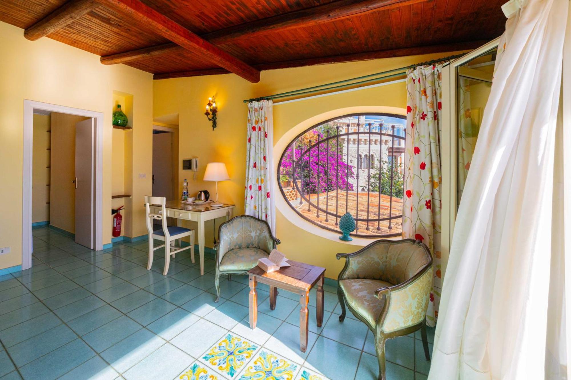 Mendolia Beach Hotel Taormina Rum bild